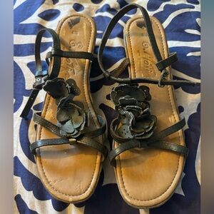 Motiva Italian leather wedge sandal 8.5